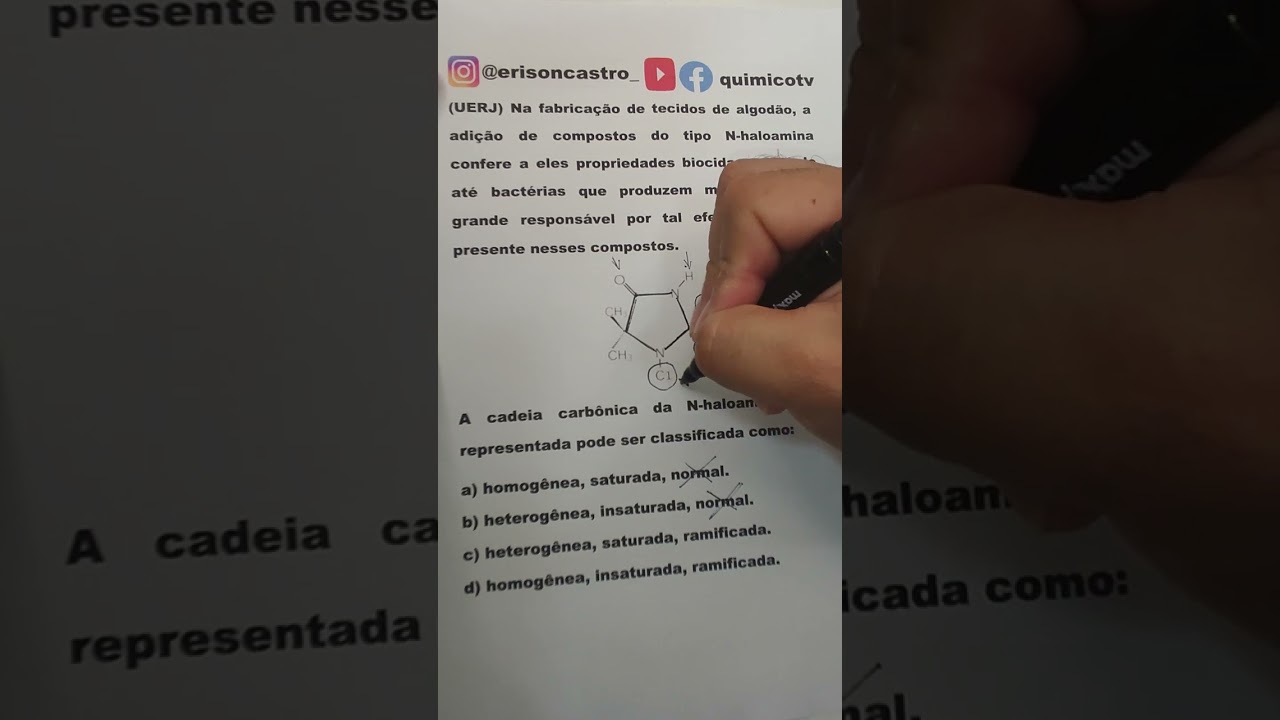 (UERJ) Na fabricação de tecidos de algodão, a adição de compostos do tipo N-haloamina confere a eles