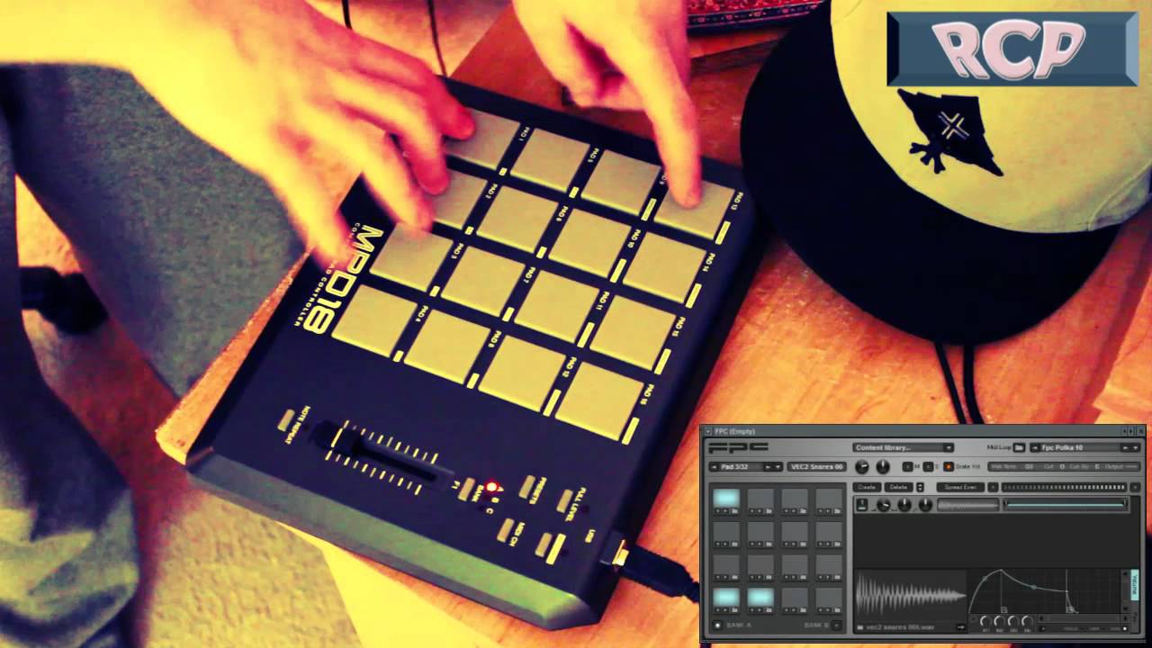 MIDI контроллер AKAI MPD18
