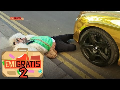 Emigratis 2 - Pio and Amedeo and the fake accident