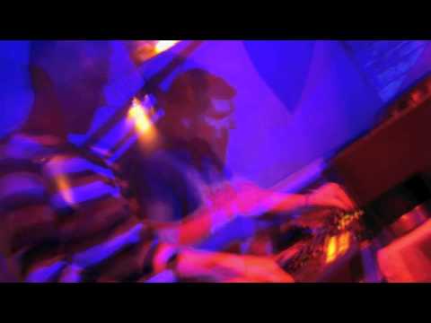 Knee Deep - Rock It!