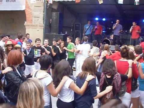 HAUSKAITZ. "Dale que te txundi". 2013ko Uharteko Jaiak .