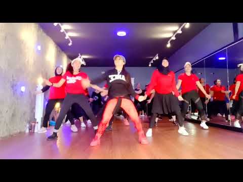 Tiembla - Aron Luix, Lirico En La Casa | FitDance by Uchie | AfroBeat 💪
