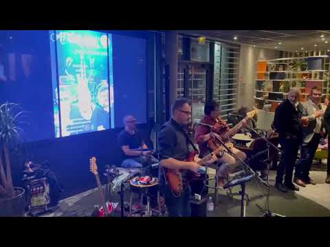 ALARACH COVER SEX MACHINE NOVOTEL