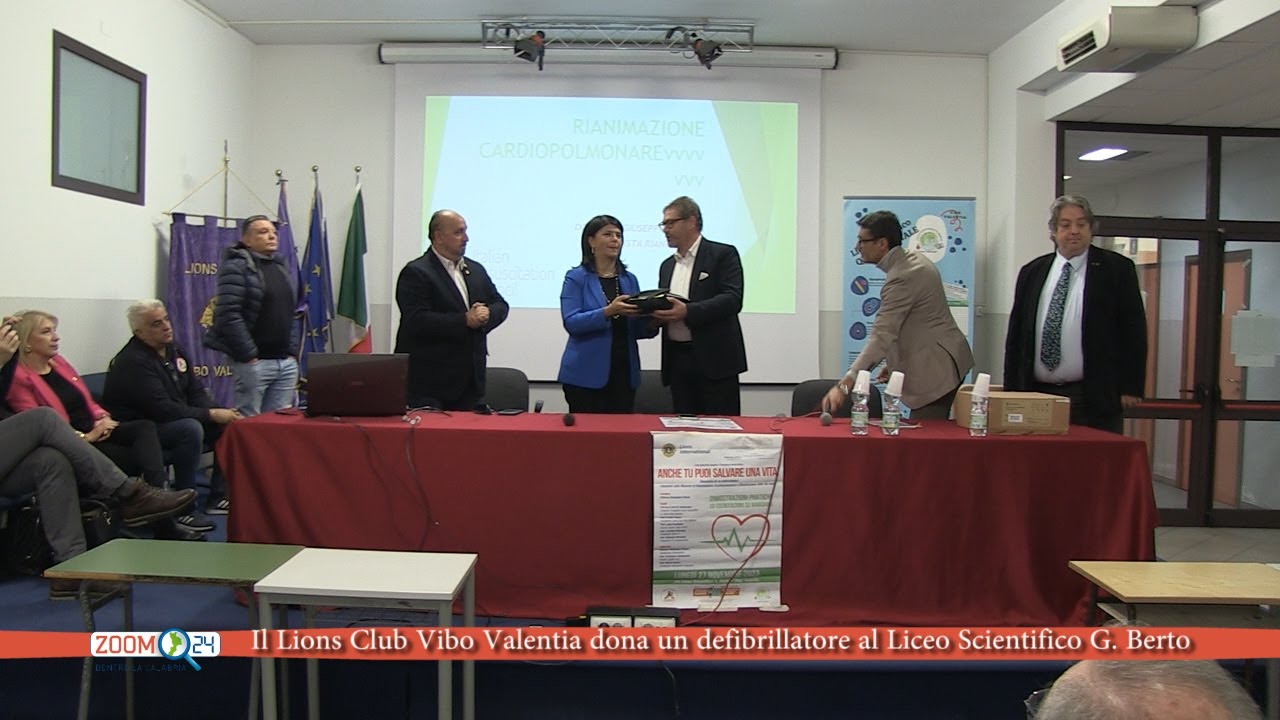 Il Lions Club Vibo Valentia dona un defibrillatore al Liceo Scientifico G. Berto (VIDEO)