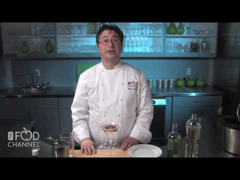 Mixology : How to Make a French Pear Martini