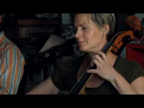 Leanne Zacharias Johann Sebastien Bach suite 2 Minuets 1&2