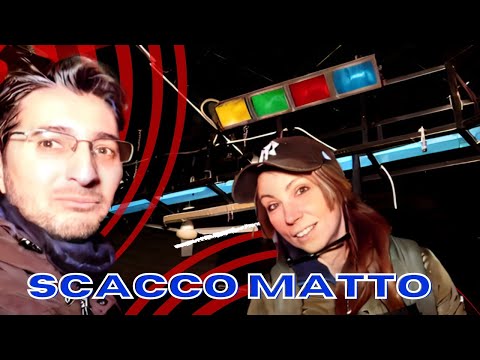 Discoteca abbandonata - luci e impianto audio sono qui dagli anni 90!