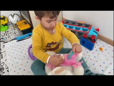 Oyuncak Ayıya Yardım Eli! 🧸 Samet Kepçeyle Çarptı, Ailecek Doktor Olduk! 🩺 EĞLENCELİ ÇOCUK OYUNU