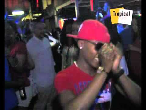 Festa na aldeia com DJ Malvado