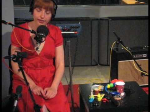 Lau Nau "Lue kartalta" on WNYC's Spinning On Air