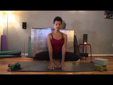 Yoga Moments - Garland Pose