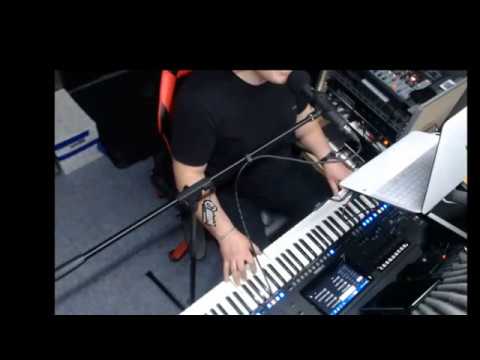 Ławka- Formacja ieżywych schabuff-cover+Yamaha Genos