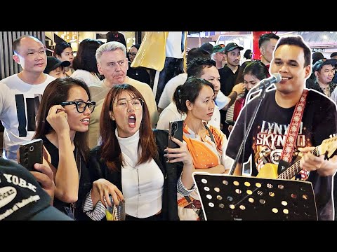 Pelancong China terkejut | Bila dengar Bob menyanyi lagu yang tak asing bagi mereka"