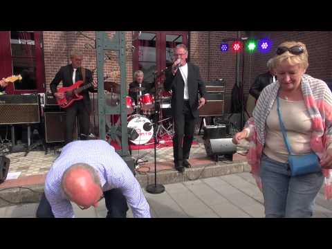 The Red Strats - Dancing shoes