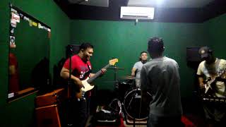 Download lagu Benyamin S / The Sabeni - Nangke Lande ( Cover ) mp3