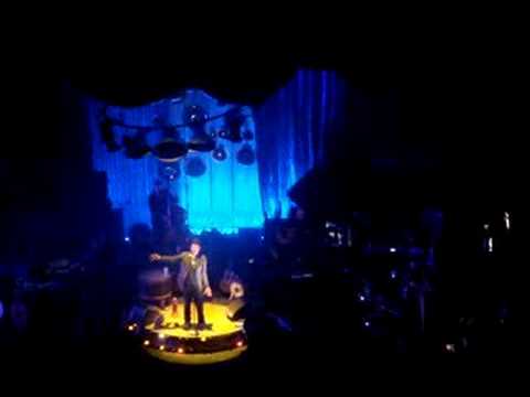 Tom Waits - All The World Is Green, live in Paris