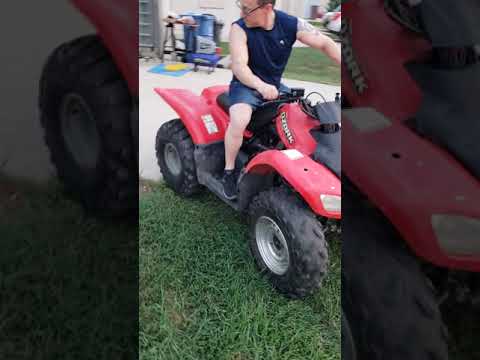 2002 Suzuki Quadrunner 250 - Ozark 250. Runs good , reverse, stops(3)