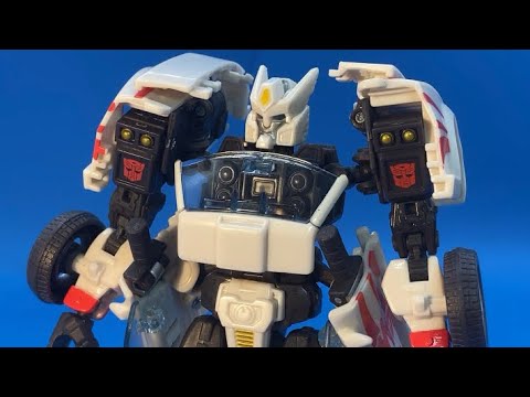 STILL THE BEST GENERATIONS FIGURE?!? - Transformers Generations Drift Figure Review