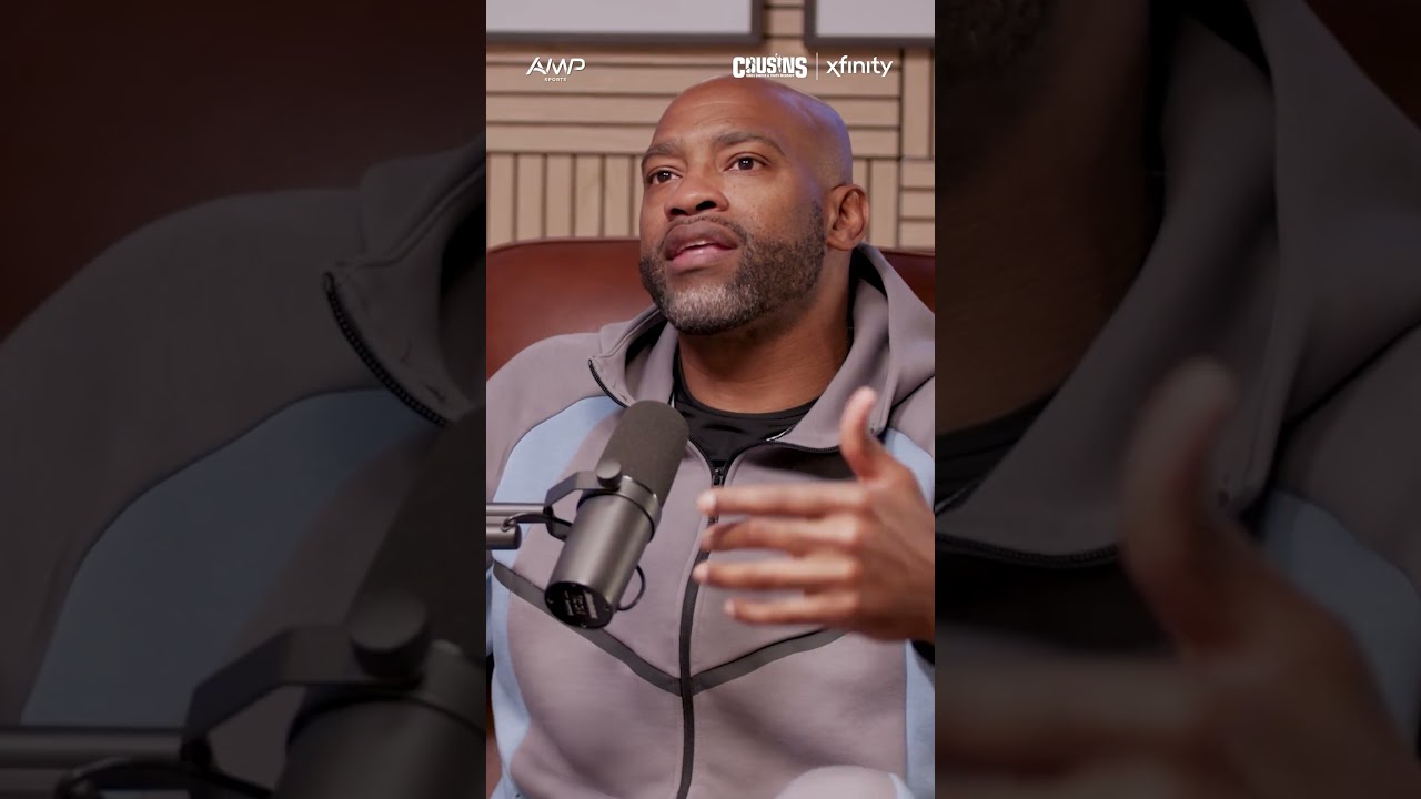 Vince Carter Gives Spurs' Coach Mitch Johnson His Flowers 👏 @xfinity | Cousins