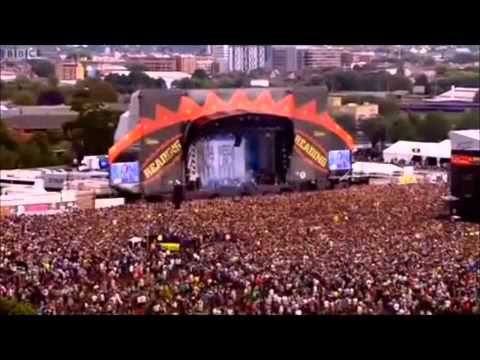 Sweet Child O' Mine Intro and Where We Belong - Lostprophets @ Reading 2010