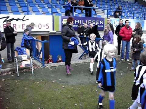 Woezik Champions League eerste wedstrijd feb-2011