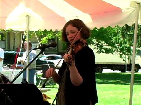 Anglo-Finnish folk fiddling:  Samantha Gillogly