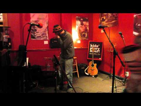 MCEucalips Beatboxing at Red Rock Cafe Mountain View, California