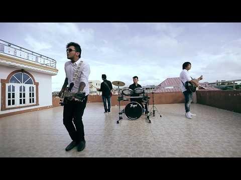 Naw Naw - သေအတူရှင်မကွဲ [ Official Music Video ]