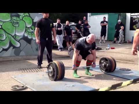 yorkshires strongest man (novice) 290kg fail deadlift