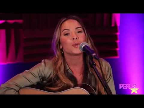 EXCLUSIVE! Runaway June Wants You To Mess Up Their Lipstick In This Ear-Pleasing Acoustic Performance! Watch!