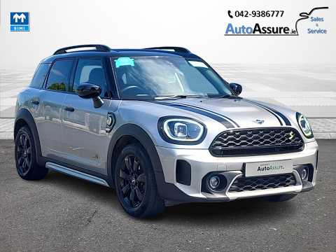 Mini Countryman Cooper S E ALL4 CLASSIC ***Sat Nav - Image 2