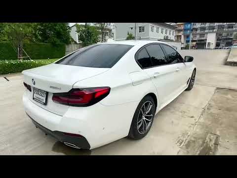 BMW Series 5  520d M Sport 2.0 ปี 2021 สีขาว ออโต้ ดีเซลาคา 2,950,000 บาท💥 (ไม่รวมทะเบียน)