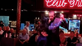 Stella Baez y Ernesto Balmaceda. Destino de Flor (D'Arienzo) Yira Yira Milonga 30dic22 (1/3)