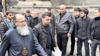 Քաղաքացիները ստորագրահավաք են կազմակերպել Միքայել արքեպիսկոպոս Աջապահյանի ազատության համար