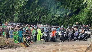 Download lagu RATUSAN WARGA MENANGIS !!! Mobil Ambulance Bawa Jenazah Di Tabrak Truk Masuk Ke Selokan Di Tikungan mp3 Download lagu RATUSAN WARGA MENANGIS !!! Mobil Ambulance Bawa Jenazah Di Tabrak Truk Masuk Ke Selokan Di Tikungan mp3