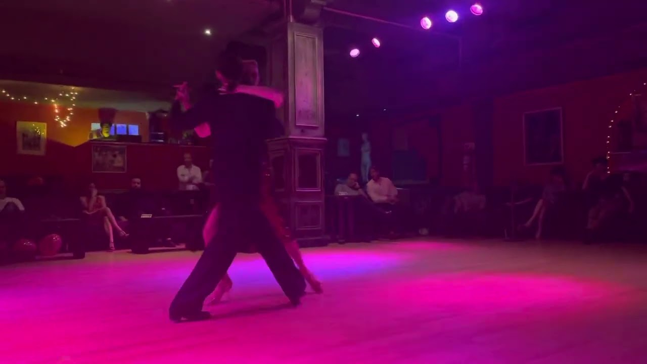 Yanick Wyler y Eugenia Parrilla, Milonga La Comedia, Bs As 2022