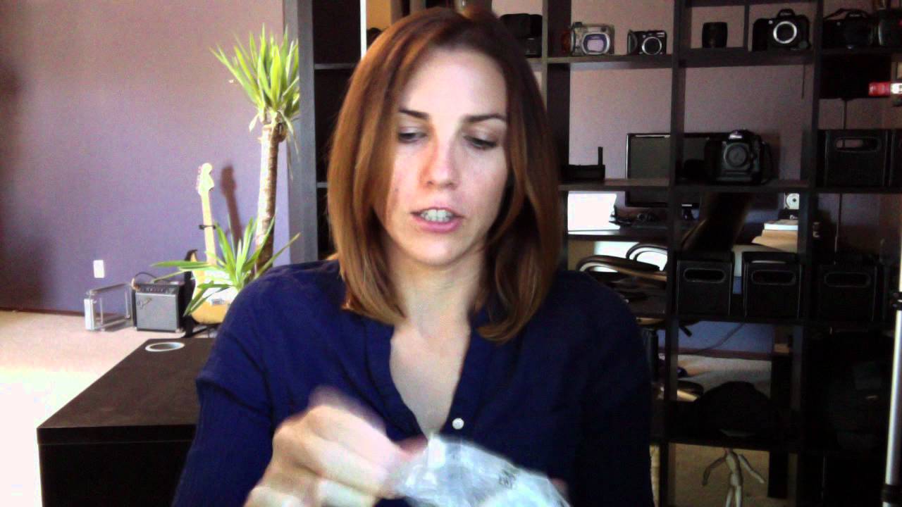 Объектив Nikon 1 30-110mm f/3.8-5.6 VR красный