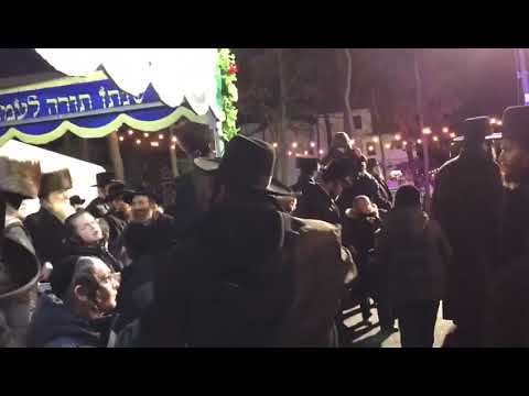 Viznitz Hachnosas Sefer Torah