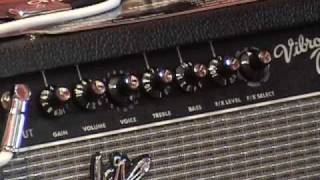 Video thumbnail for Fender Vibro Champ XD small modeling guitar amplifier demo review by gearmanndude