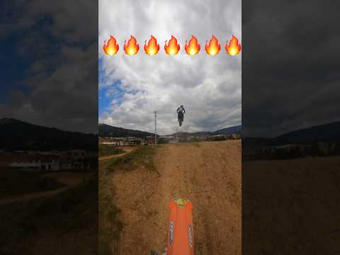 Practicando los saltos en la pista de suesca Cundinamarca