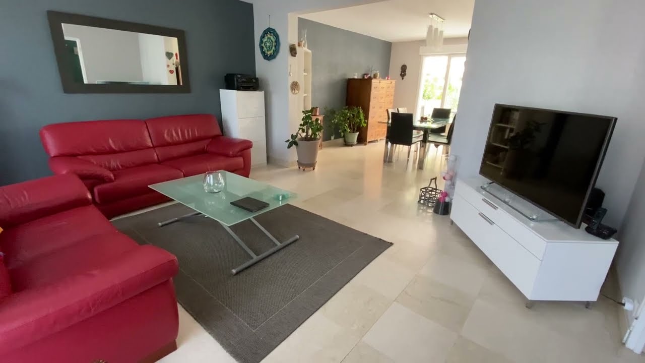 Watch video ERMONT - Belle Maison Familiale au calme en centre ville ERMONT - Belle Maison Familiale au calme en centre ville