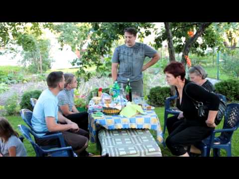 Na grillu pod jablonia