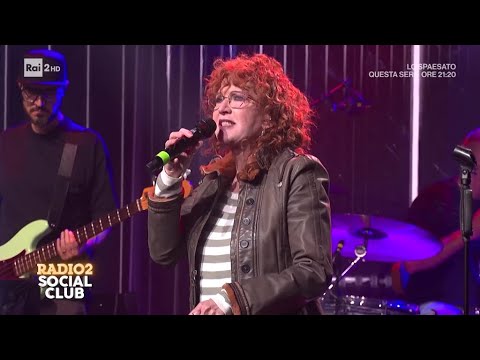 Fiorella Mannoia canta "Disobbedire" - Radio2 Social Club 17/11/2025