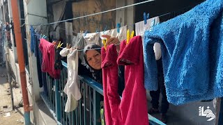 عائلات نازحة تعيش أوضاعاً إنسانية صعبة في مدرسة تابعة لوكالة الغوث "الأونروا" في حي تل الهوا بغزة