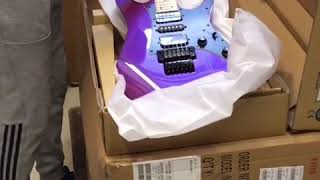 Video thumbnail for Unboxing Ibanez Genesis RG550 Purple Neon by Levytukku