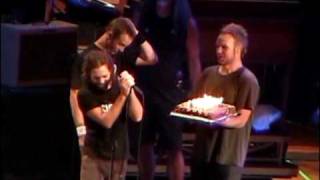 Pearl Jam - Birthday Fun (Honolulu, 2006)