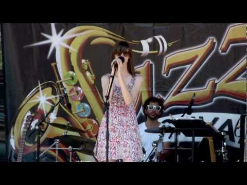 Larra Skye - Sweet Dreams (Eurythmics)