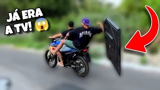 DERRUBARAM A TV!😂 TENTE NÃO RIR #videosengracados #tentenaorir #humor #comedia #memes #viralvideo 