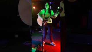 lucy spraggan dundee 2016 puppy dog eyes