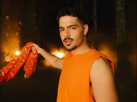 Feiticeira PS, fica na ponta do pé estendido.